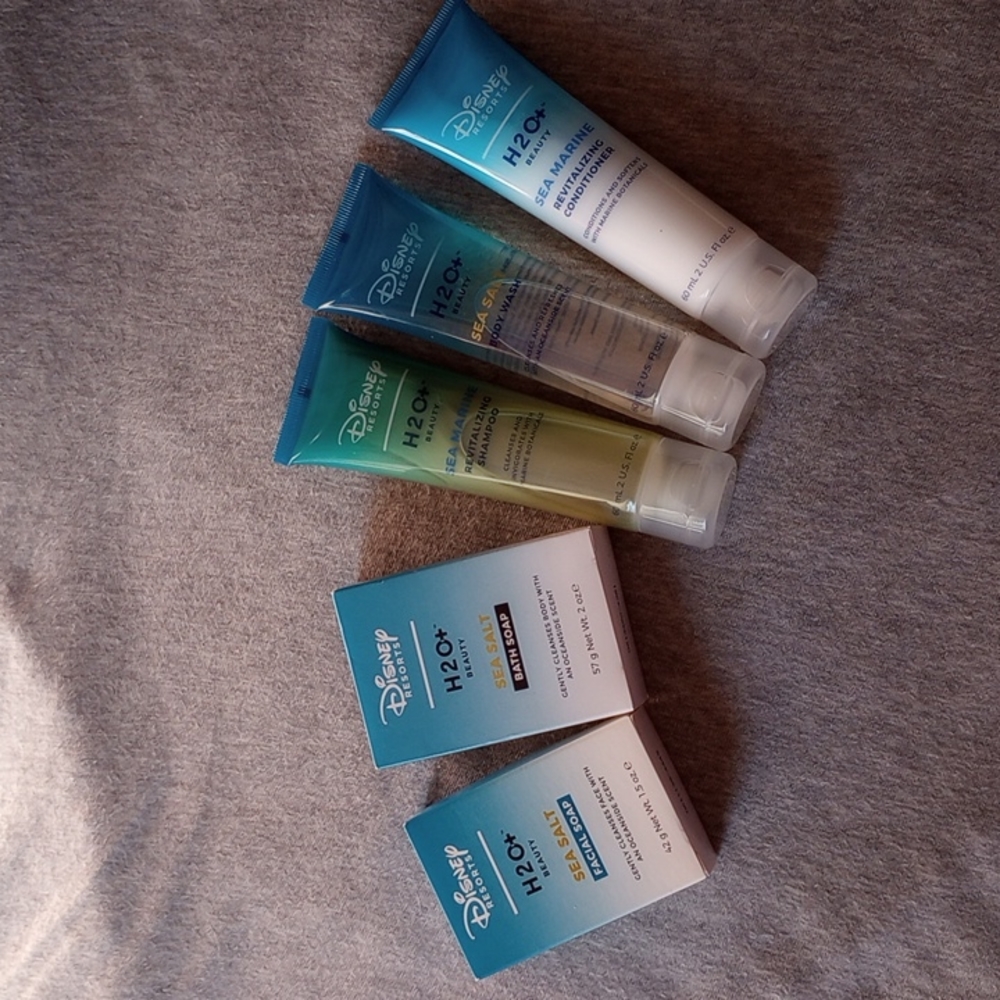 Disney H2O+ Toiletries Large Bundle